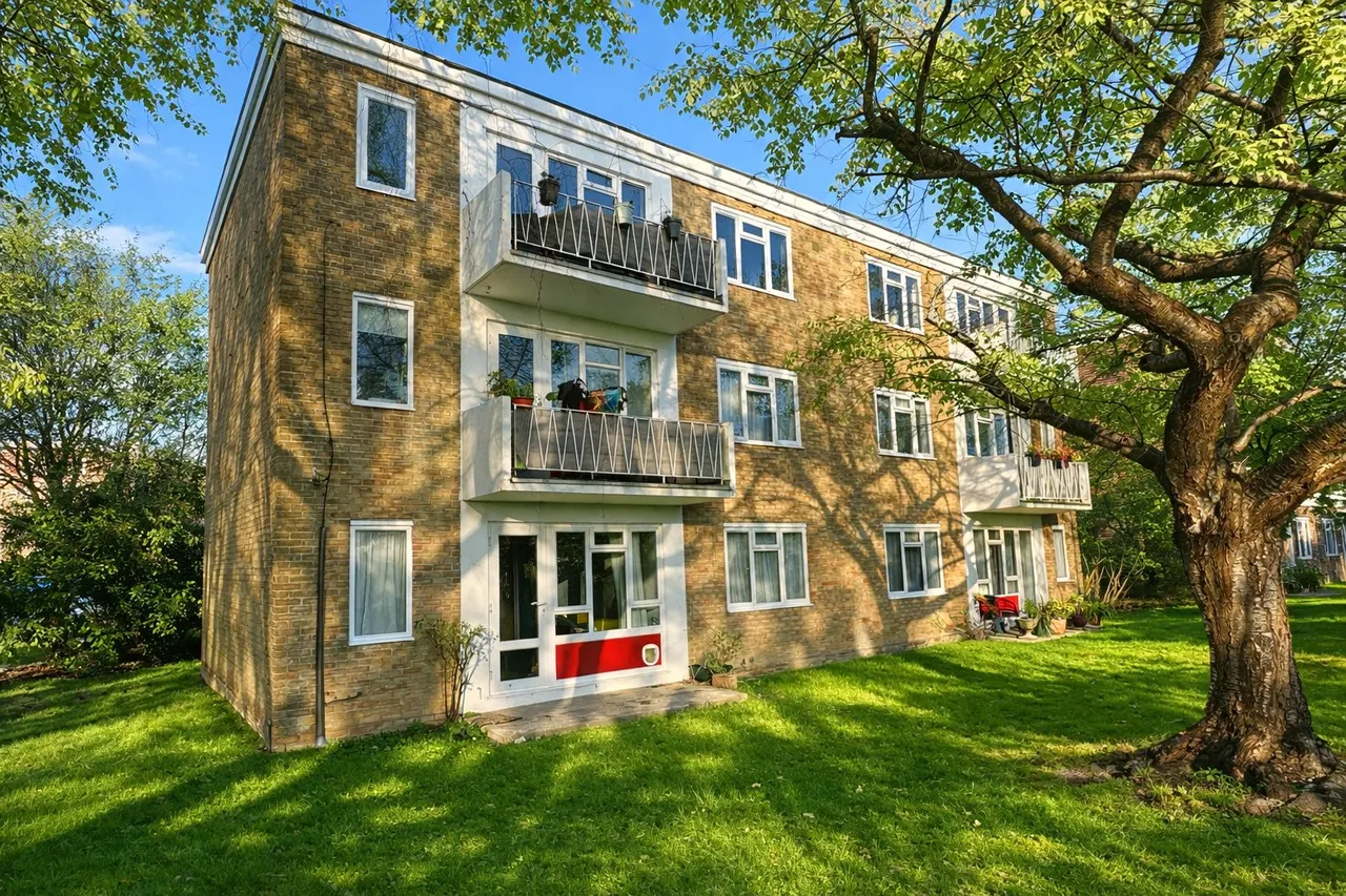 2 bed flat for sale, Jupps Lane, Goring-by-Sea, BN12
