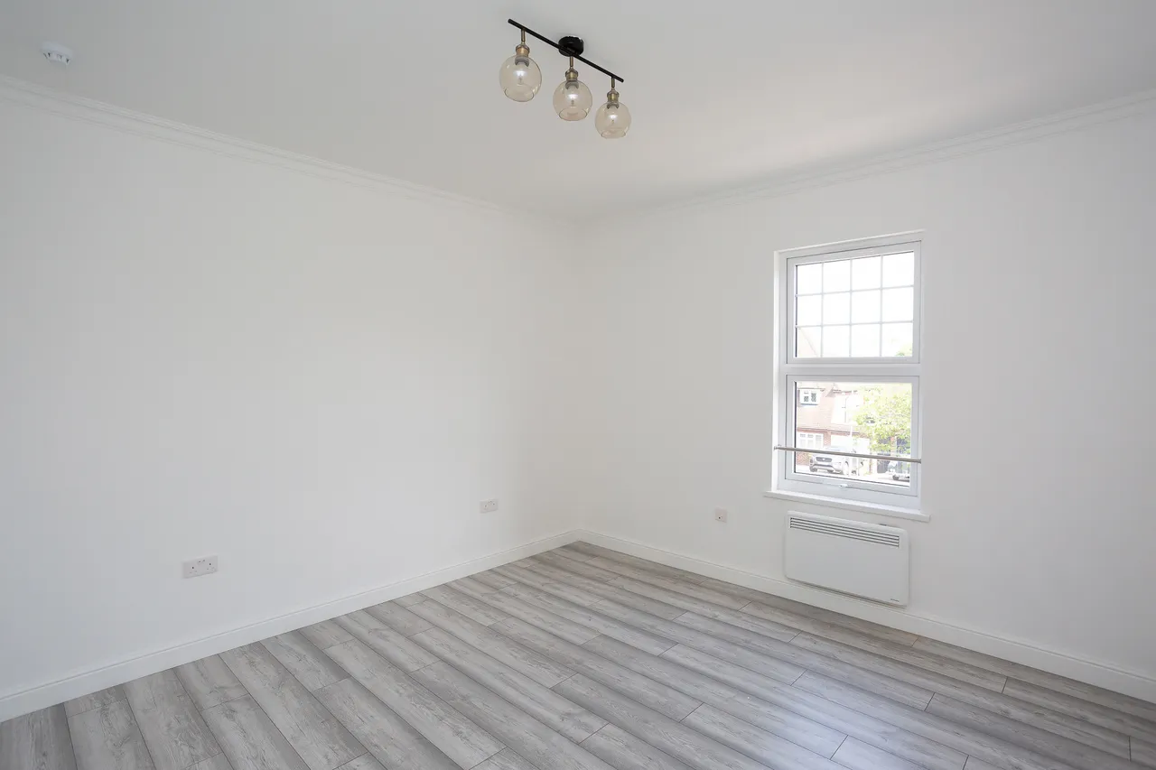 Flat 3, 149-151 Sparrows Herne, Bushey, photo 10