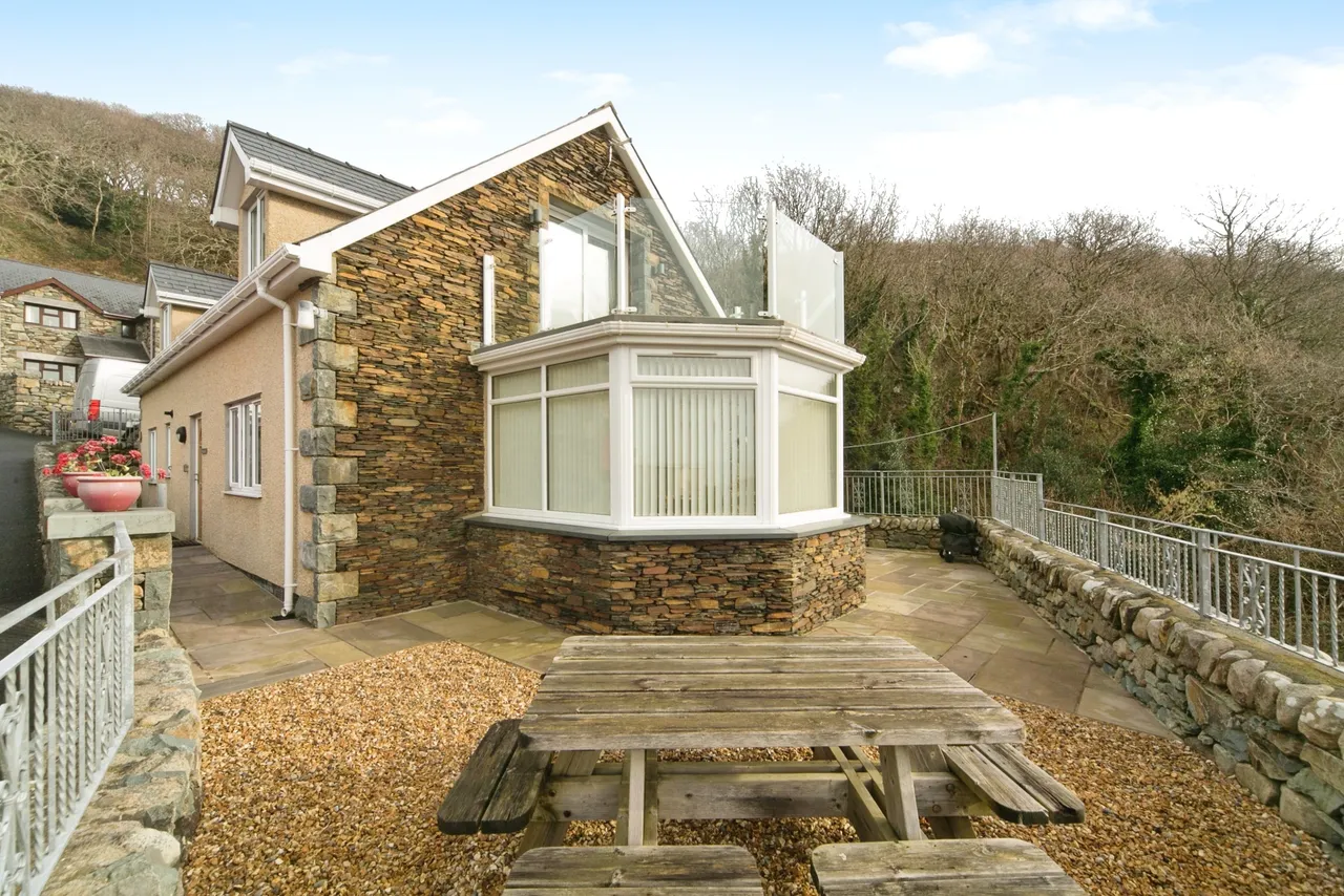Ffordd Bro Mynach, Barmouth, LL42, photo 2