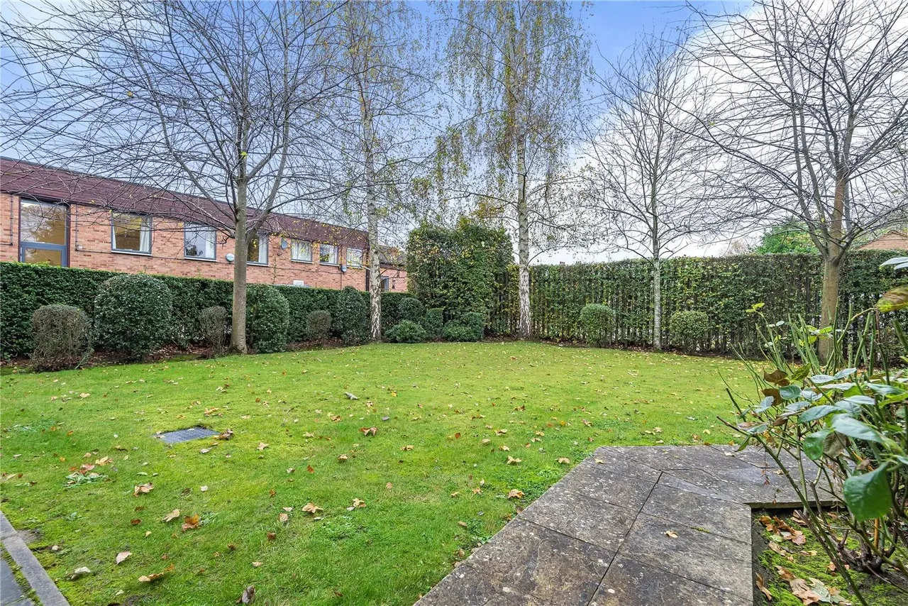 Northwood, HA6, photo 5