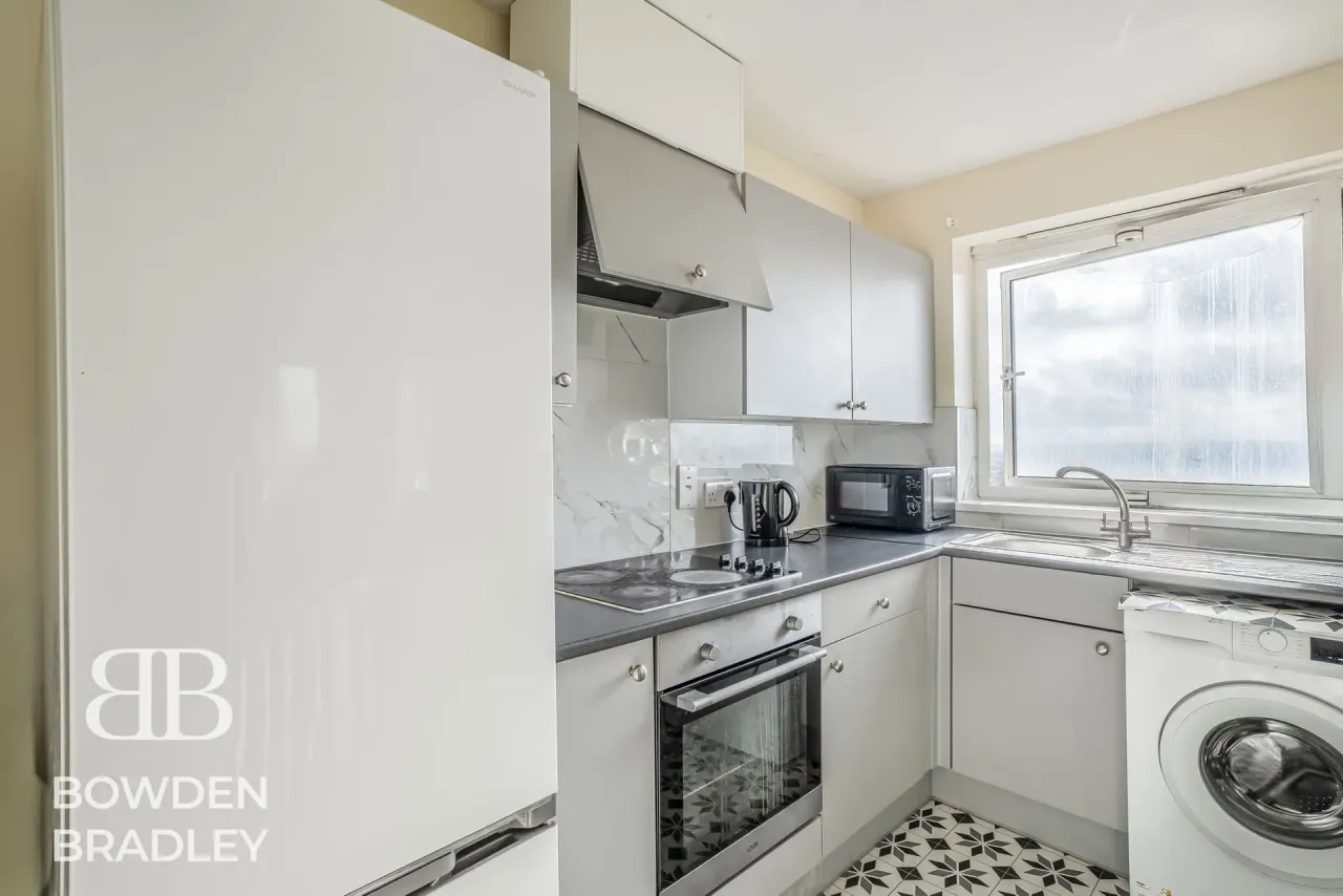 Hainault Street, Ilford, IG1, photo 4
