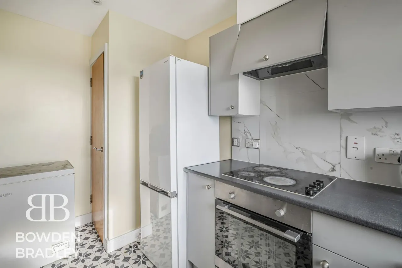 Hainault Street, Ilford, IG1, photo 5