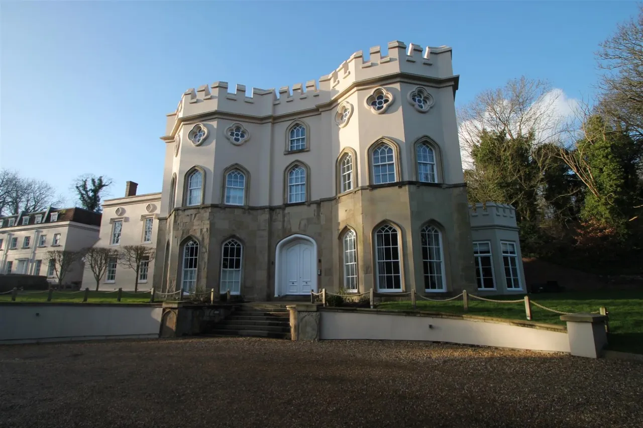 Corngreaves Hall, Corngreaves Road, Cradley Heath, photo 36