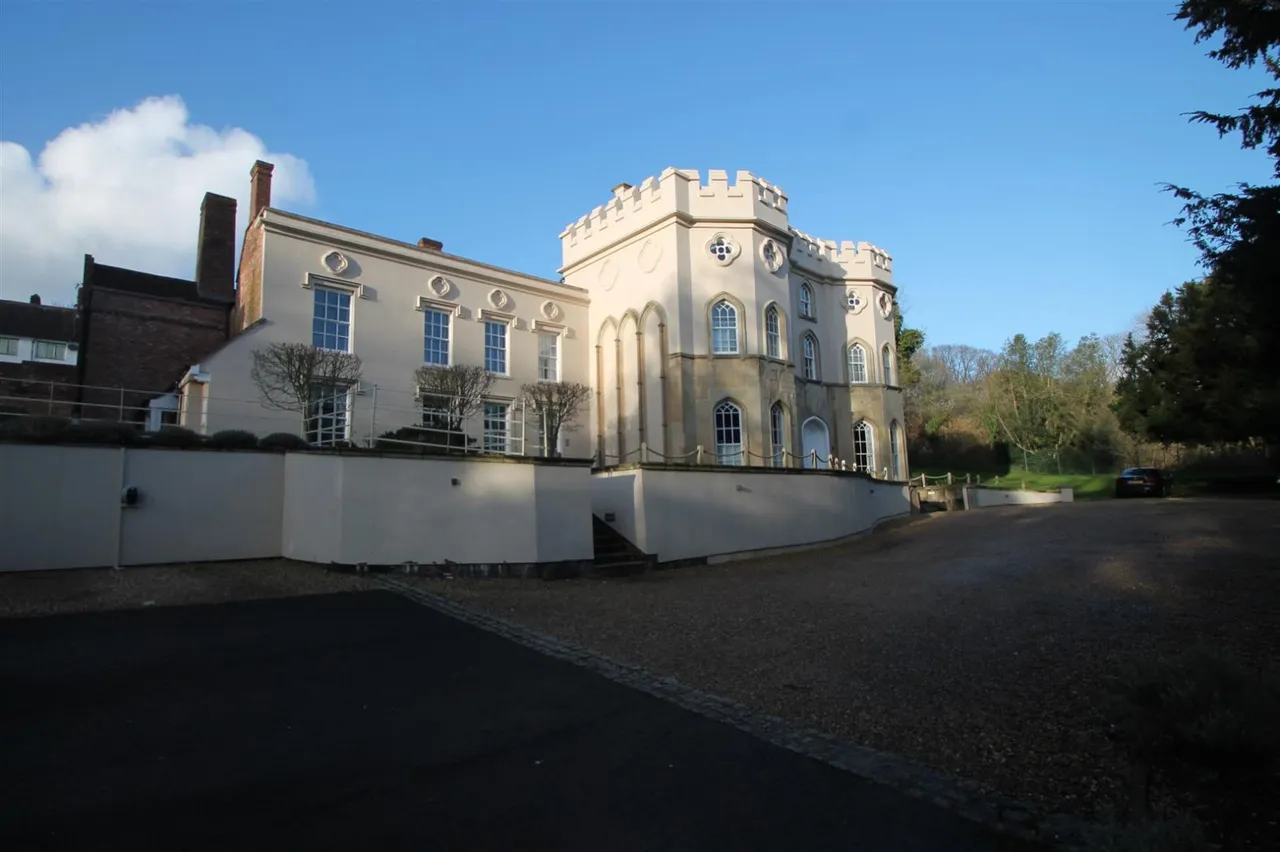 Corngreaves Hall, Corngreaves Road, Cradley Heath, photo 34