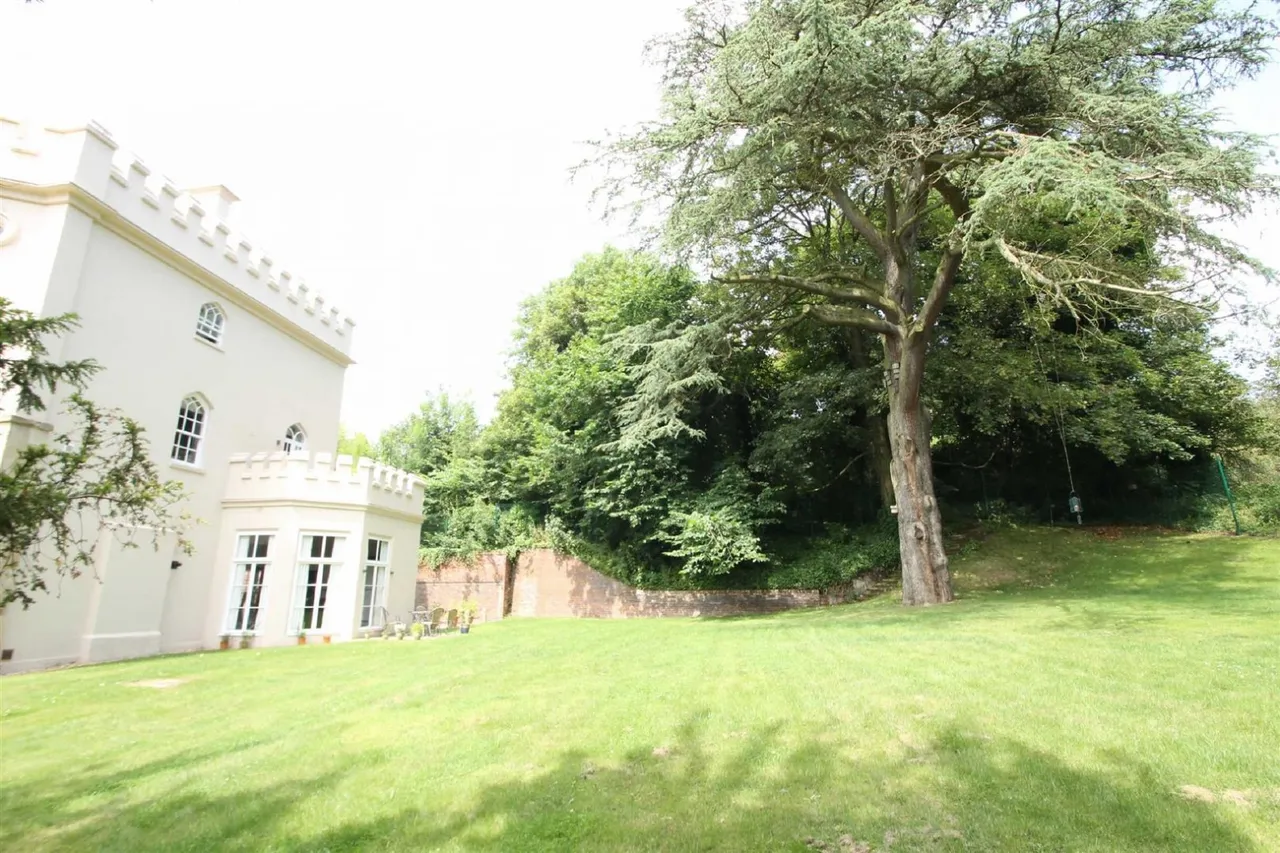 Corngreaves Hall, Corngreaves Road, Cradley Heath, photo 23