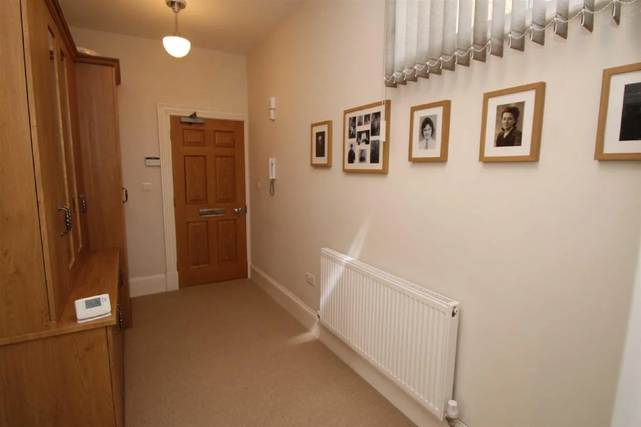 Corngreaves Hall, Corngreaves Road, Cradley Heath, photo 8