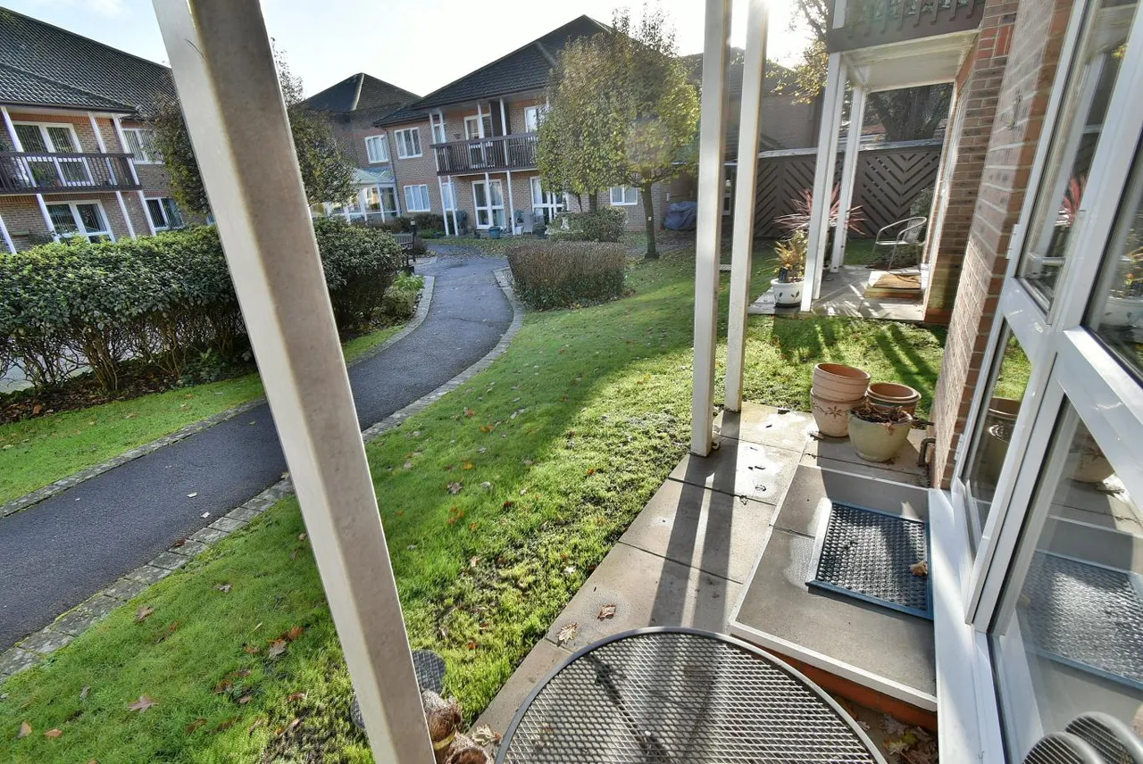 St Marys Mews, BH22, photo 10