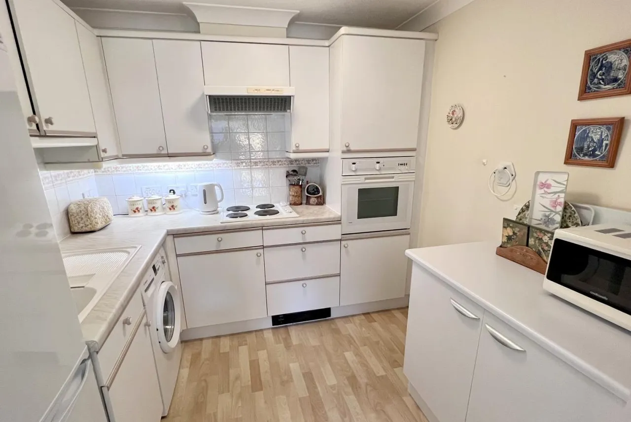 St Marys Mews, BH22, photo 4