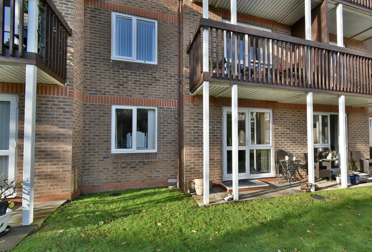 St Marys Mews, BH22, photo 2