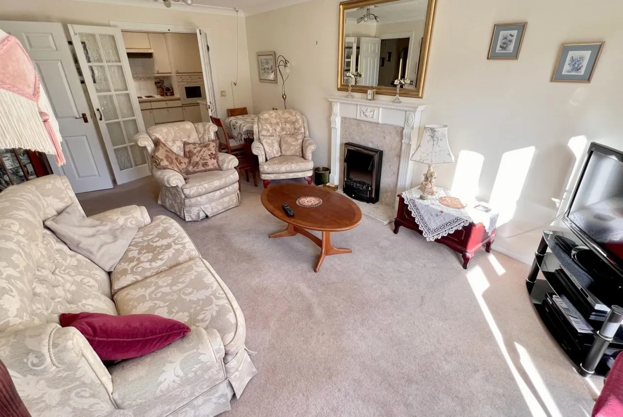 St Marys Mews, BH22, photo 5