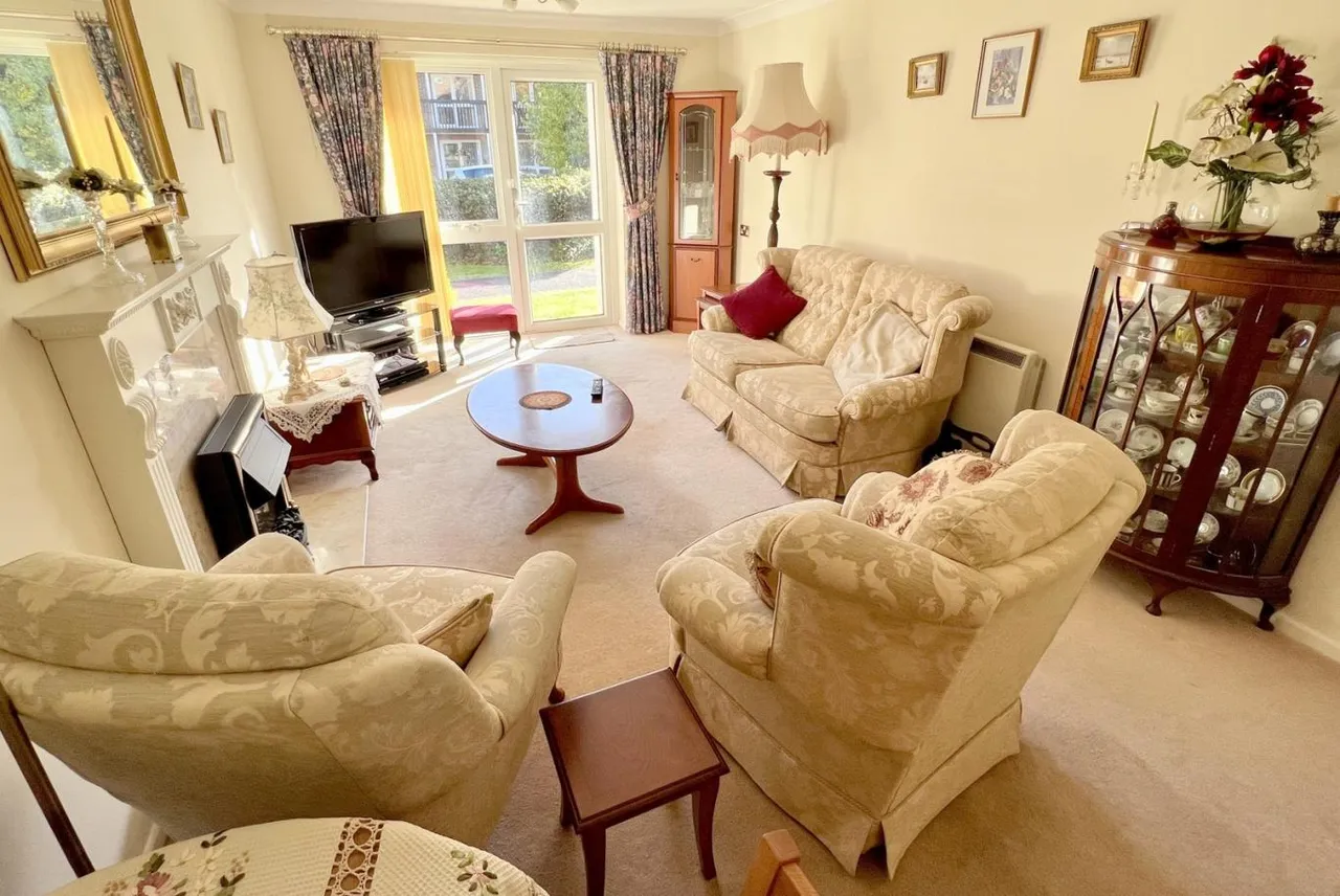 St Marys Mews, BH22, photo 6