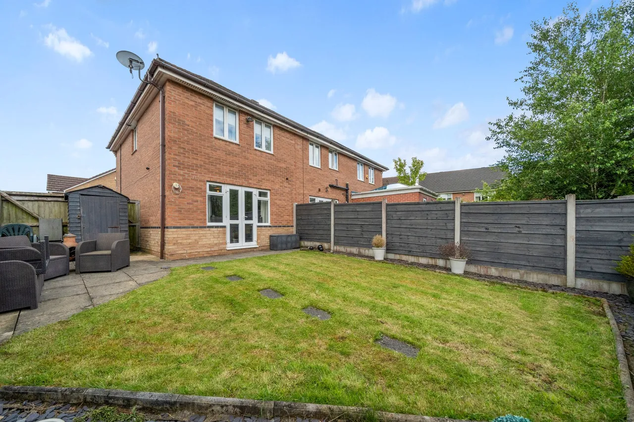 Stuart Close, Platt Bridge, Wigan, Wigan, WN2 5BZ, photo 19