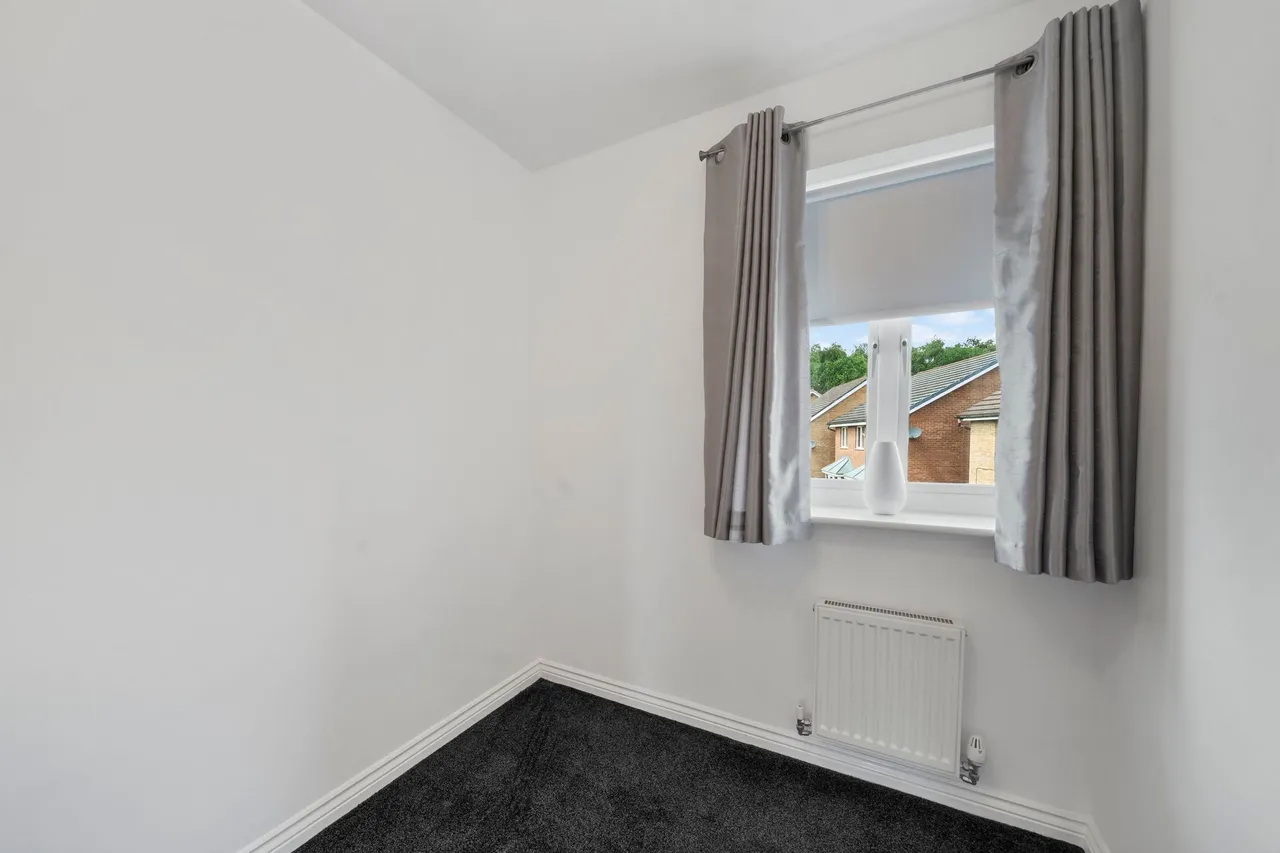 Stuart Close, Platt Bridge, Wigan, Wigan, WN2 5BZ, photo 17