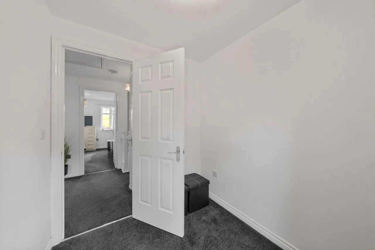 Stuart Close, Platt Bridge, Wigan, Wigan, WN2 5BZ, photo 16