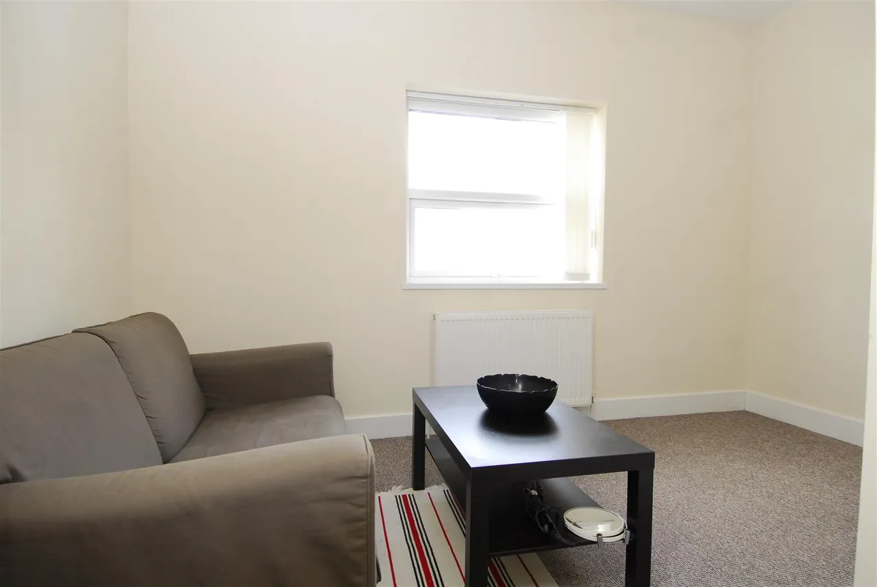 Seaton Avenue, Flat, photo 6