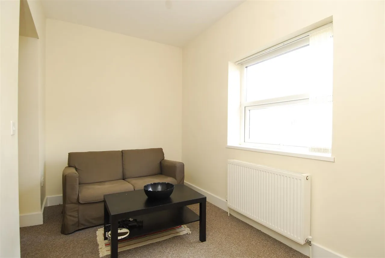Seaton Avenue, Flat, photo 3