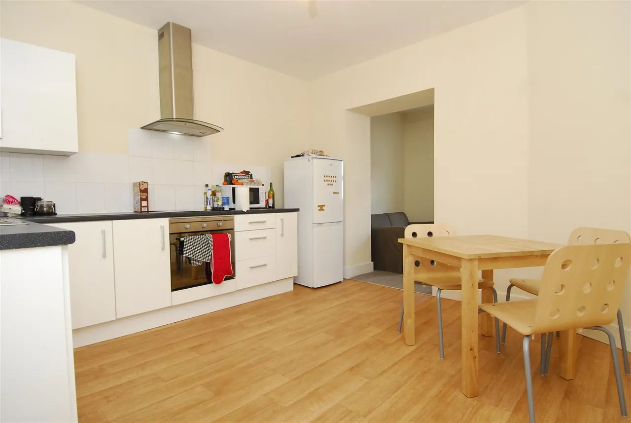 Seaton Avenue, Flat, photo 2
