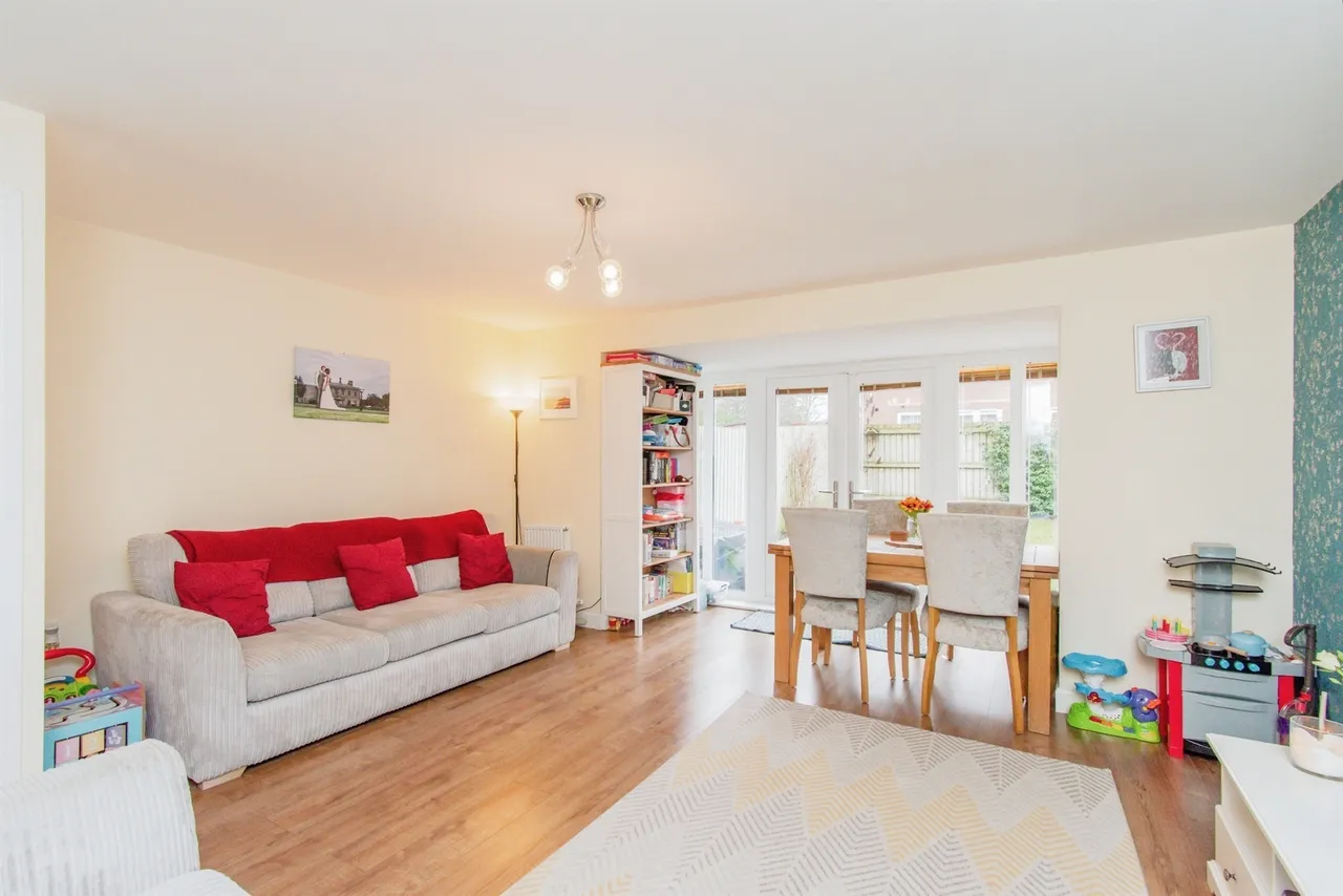 Minett Court, Methley, LS26, photo 5
