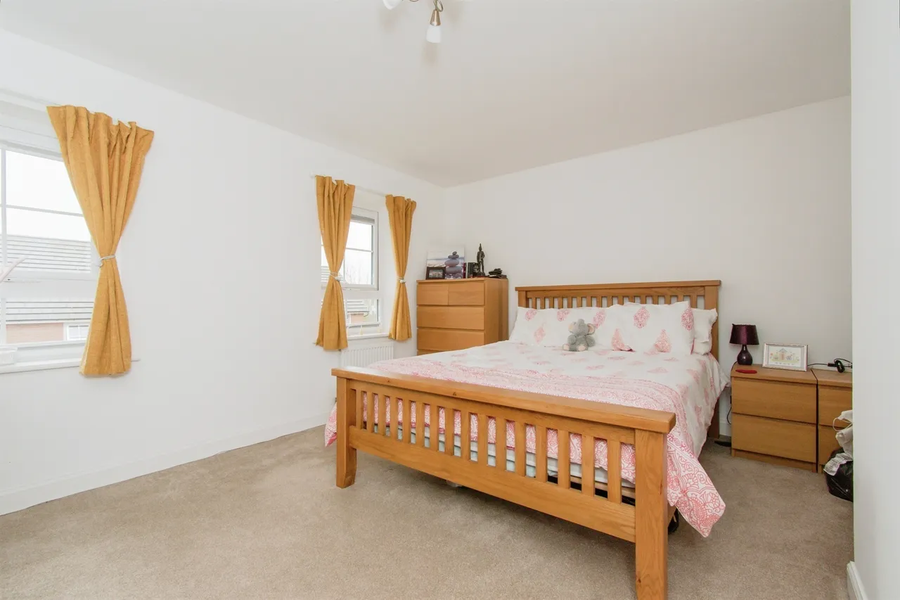 Minett Court, Methley, LS26, photo 9