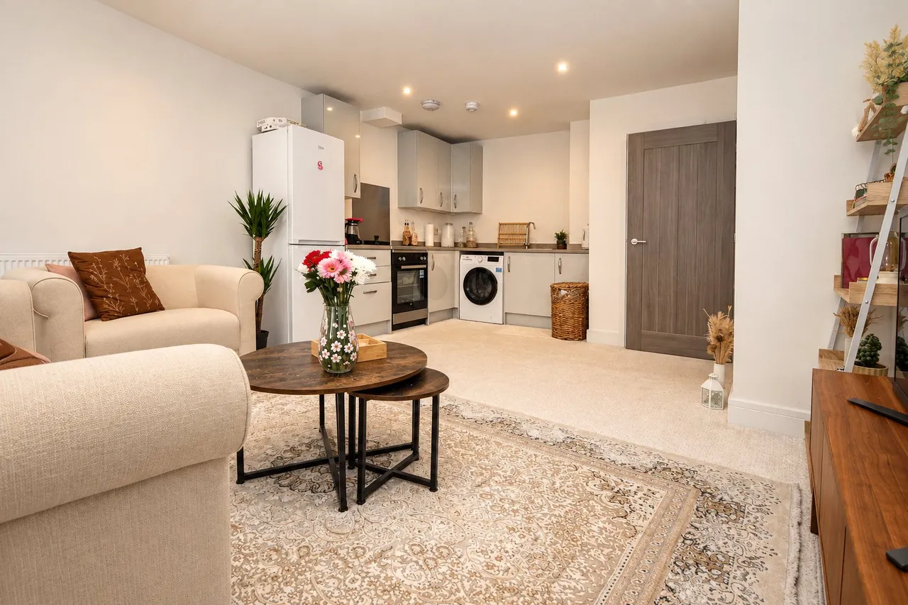 2 bed flat to rent, London Road, Thornton Heath, CR7