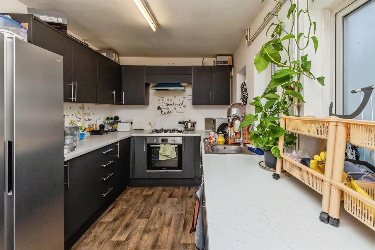 Rosemary Avenue, Bilston, WV14, photo 4