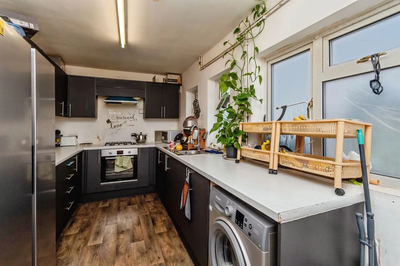 Rosemary Avenue, Bilston, WV14, photo 6