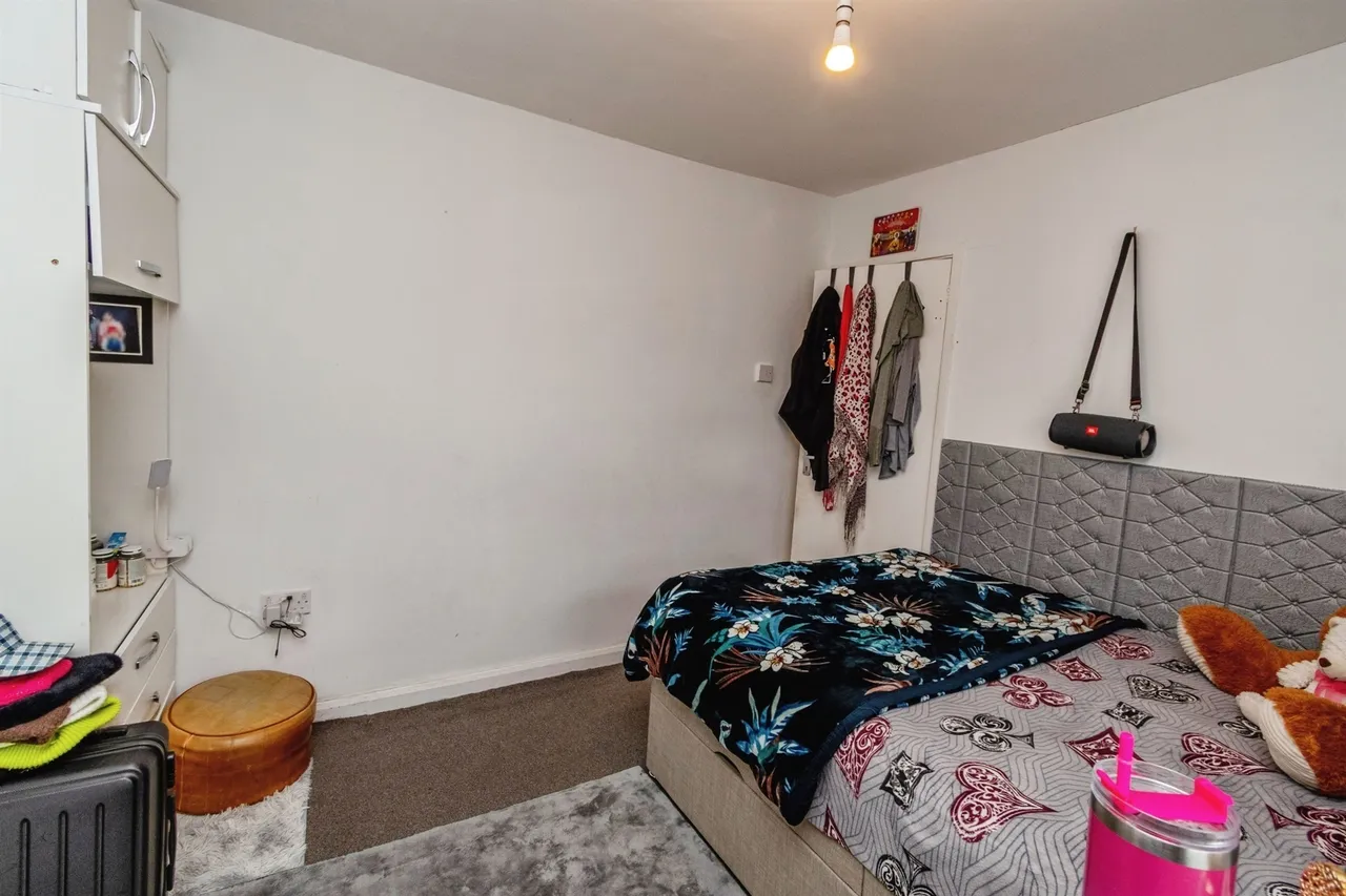 Rosemary Avenue, Bilston, WV14, photo 12