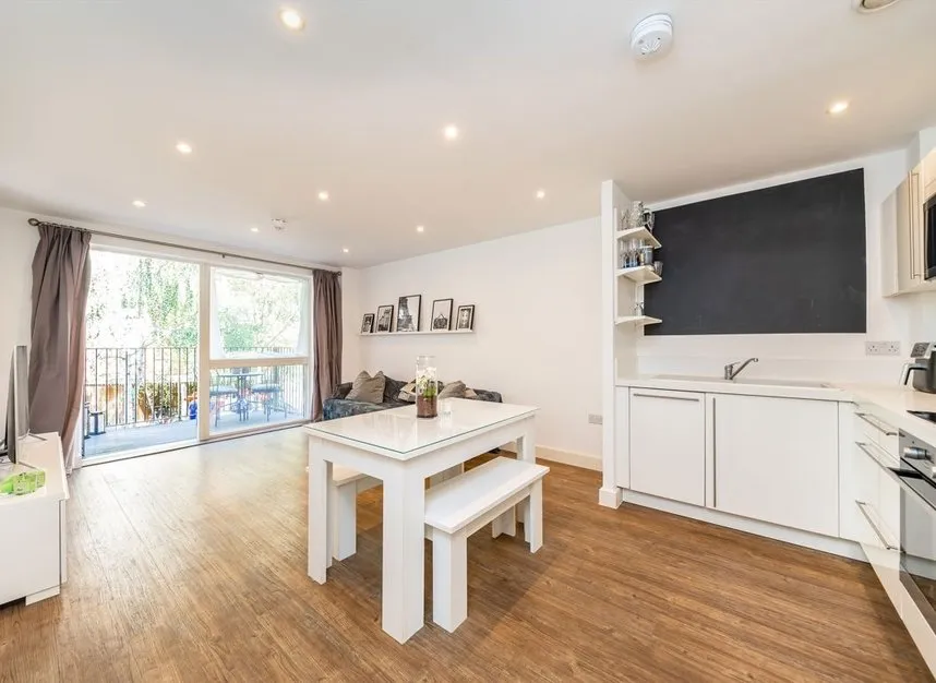 2 bed flat to rent — Milles Square, Brixton, SW9