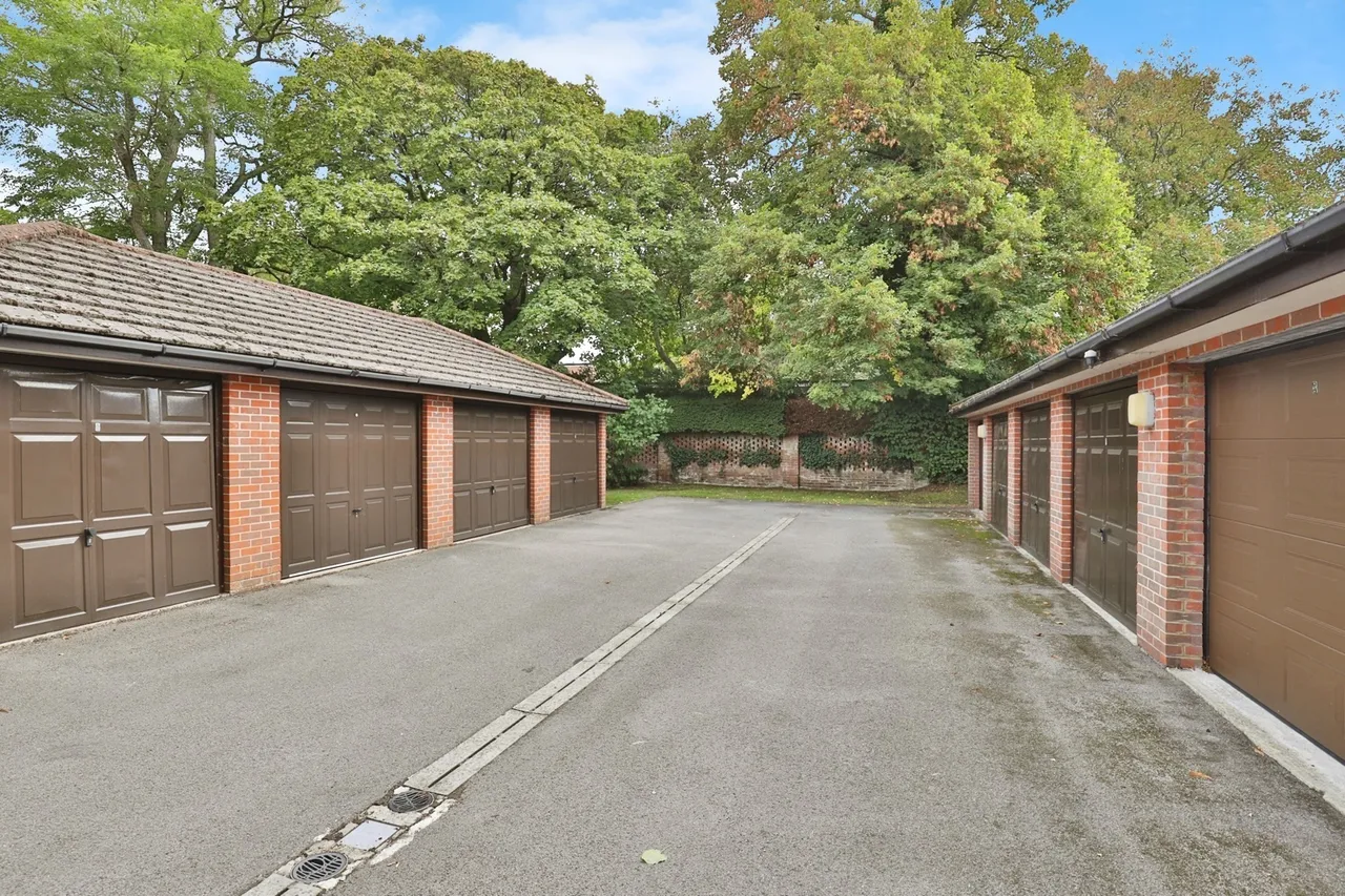 West Cliff Road, West Cliff, BH4, photo 20