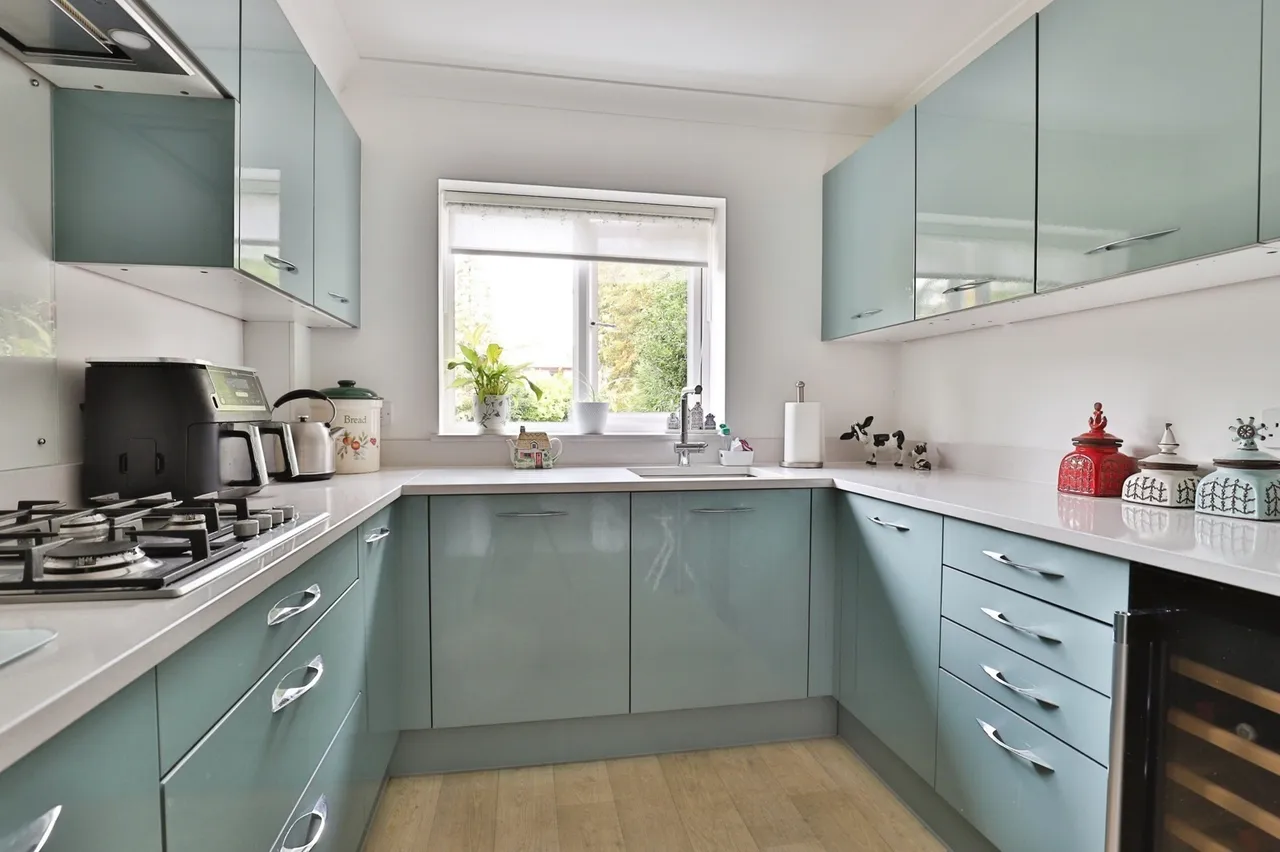West Cliff Road, West Cliff, BH4, photo 15