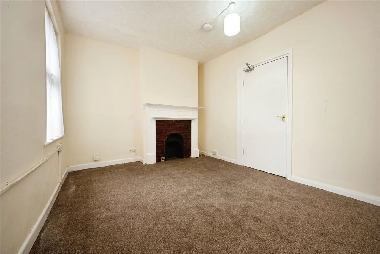 Cowper Street, Luton, Bedfordshire, LU1, photo 5