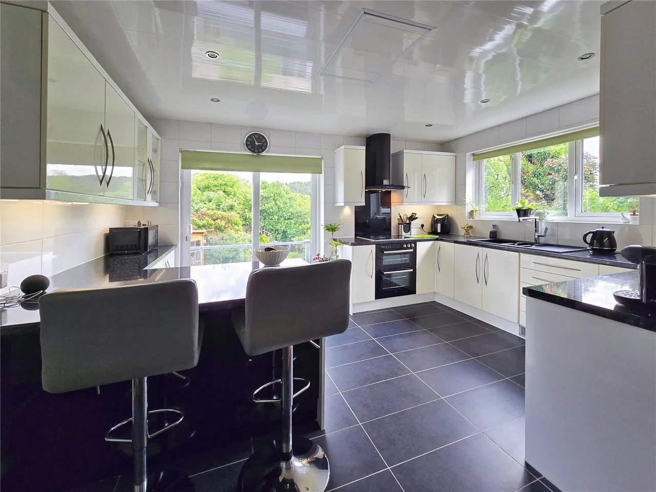 4 bed house for sale, Philips Road, Weir, OL13