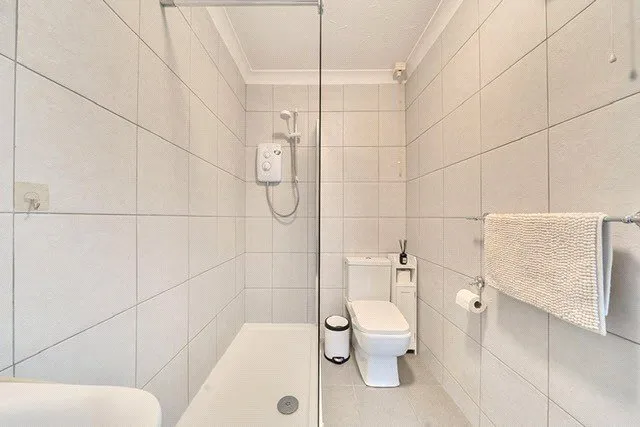 Chelveston Crescent, Southampton, SO16, photo 11