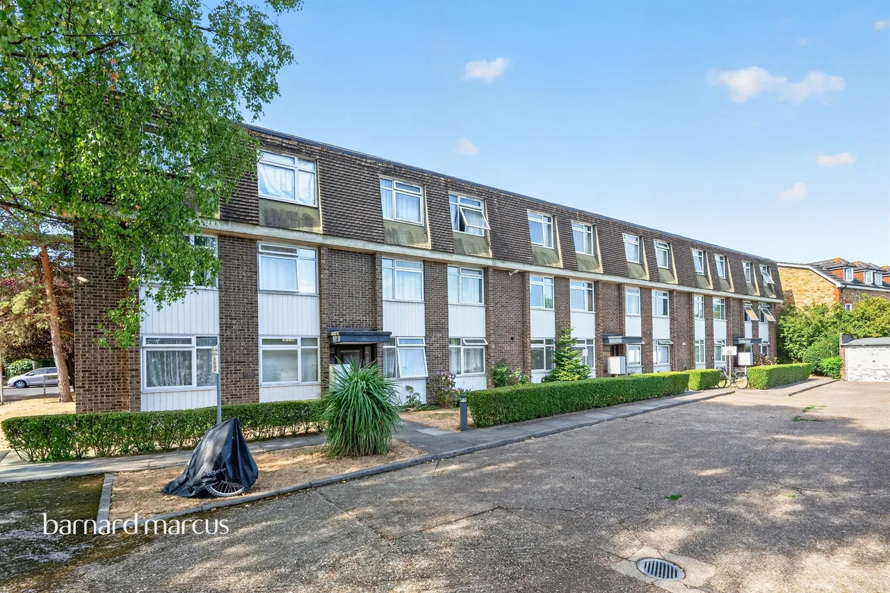 2 bed flat for sale — Westbury Road, New Malden