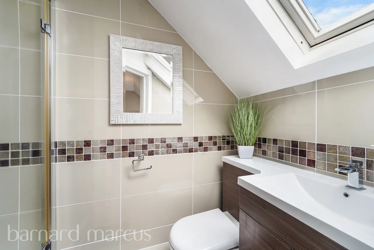 St. Monicas Road, Kingswood, KT20, photo 9
