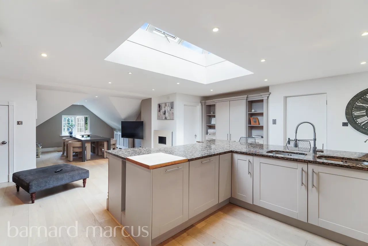 St. Monicas Road, Kingswood, KT20, photo 3