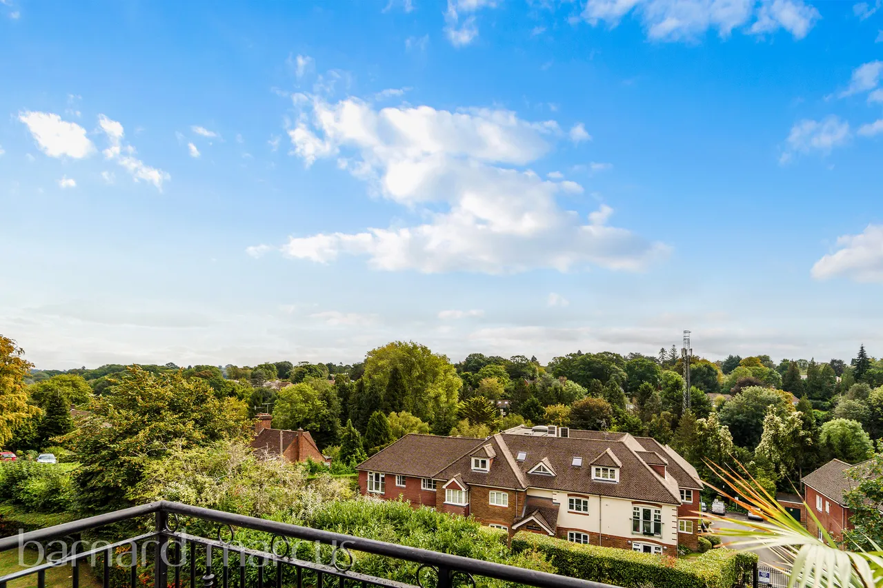 St. Monicas Road, Kingswood, KT20, photo 14