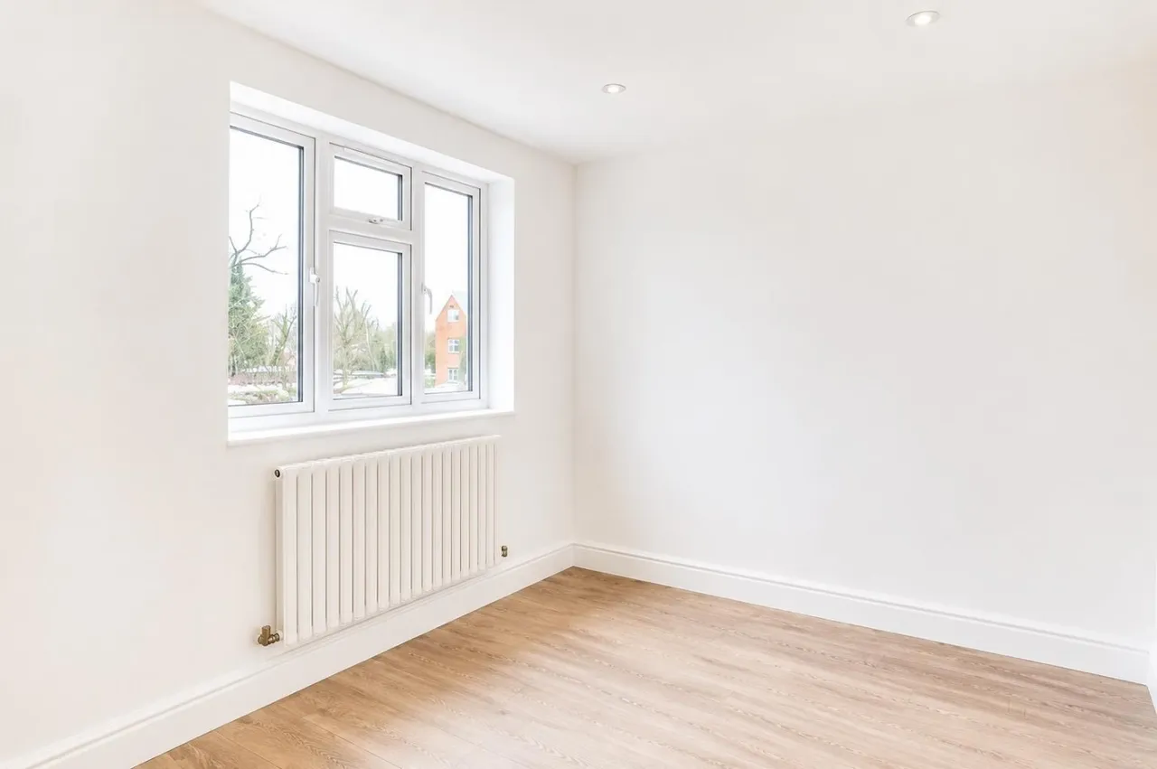End Terrace, Feltham, TW13, photo 14
