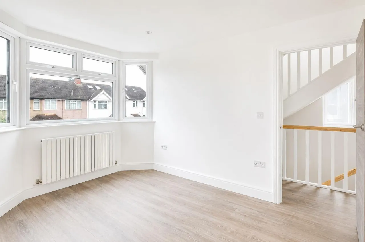 End Terrace, Feltham, TW13, photo 8