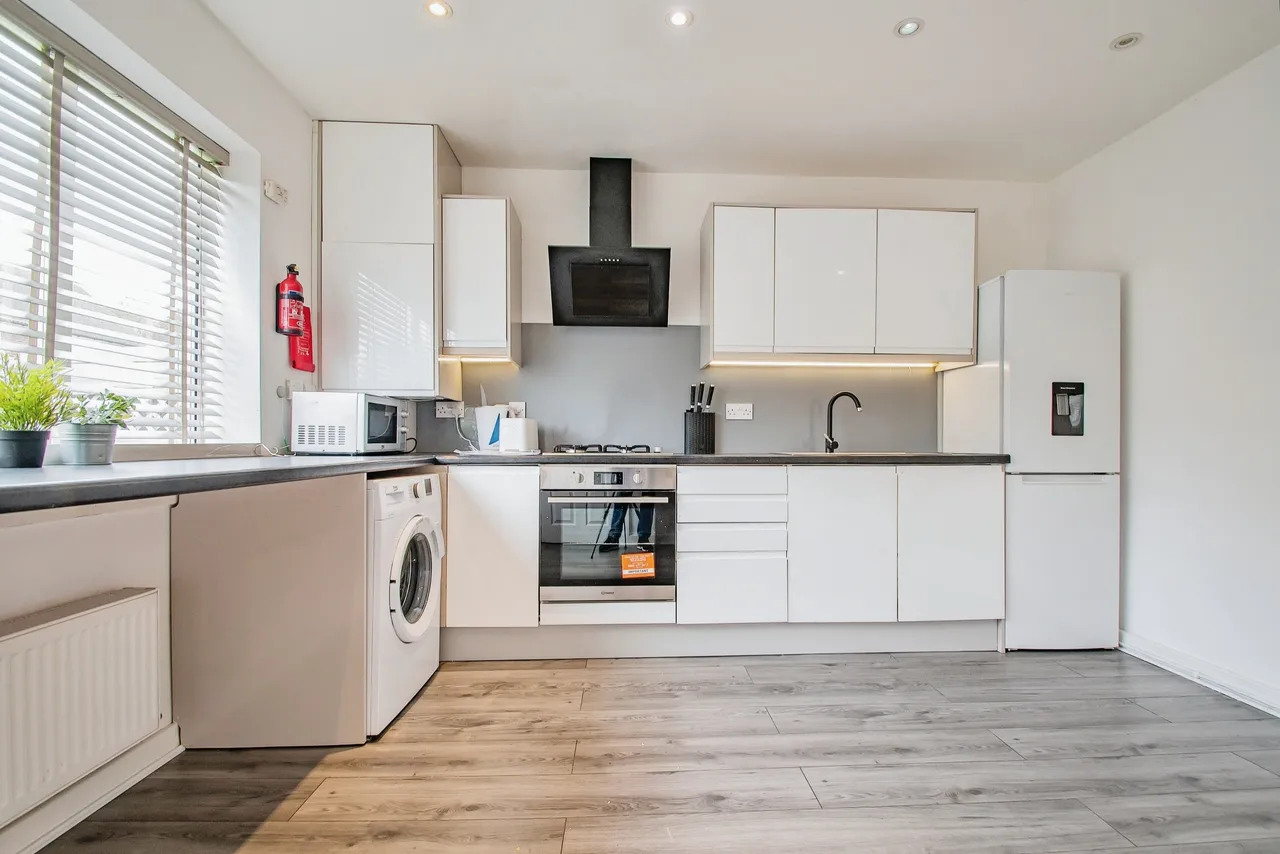 Seedley Avenue, Little Hulton, Manchester, Greater Manchester, M38, photo 3