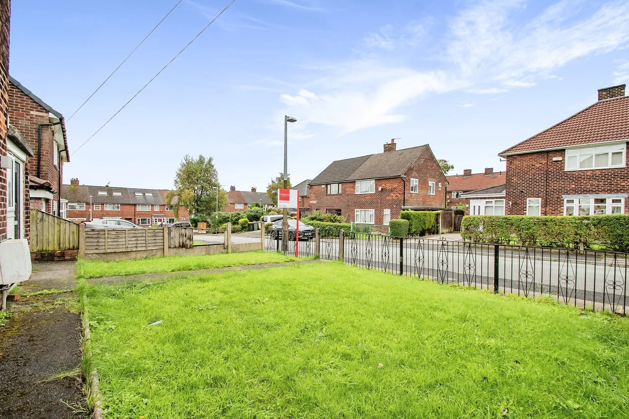 Seedley Avenue, Little Hulton, Manchester, Greater Manchester, M38, photo 13