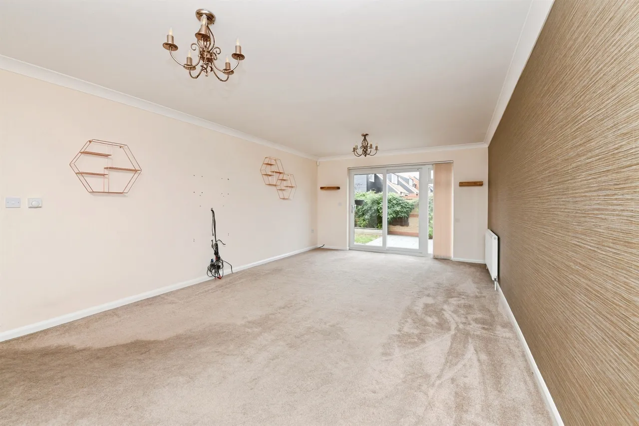 Homestead Close, Rayleigh, photo 5