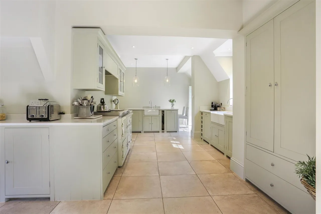 Hazelwood Lane, Chipstead, Surrey, CR5 3QZ, photo 11