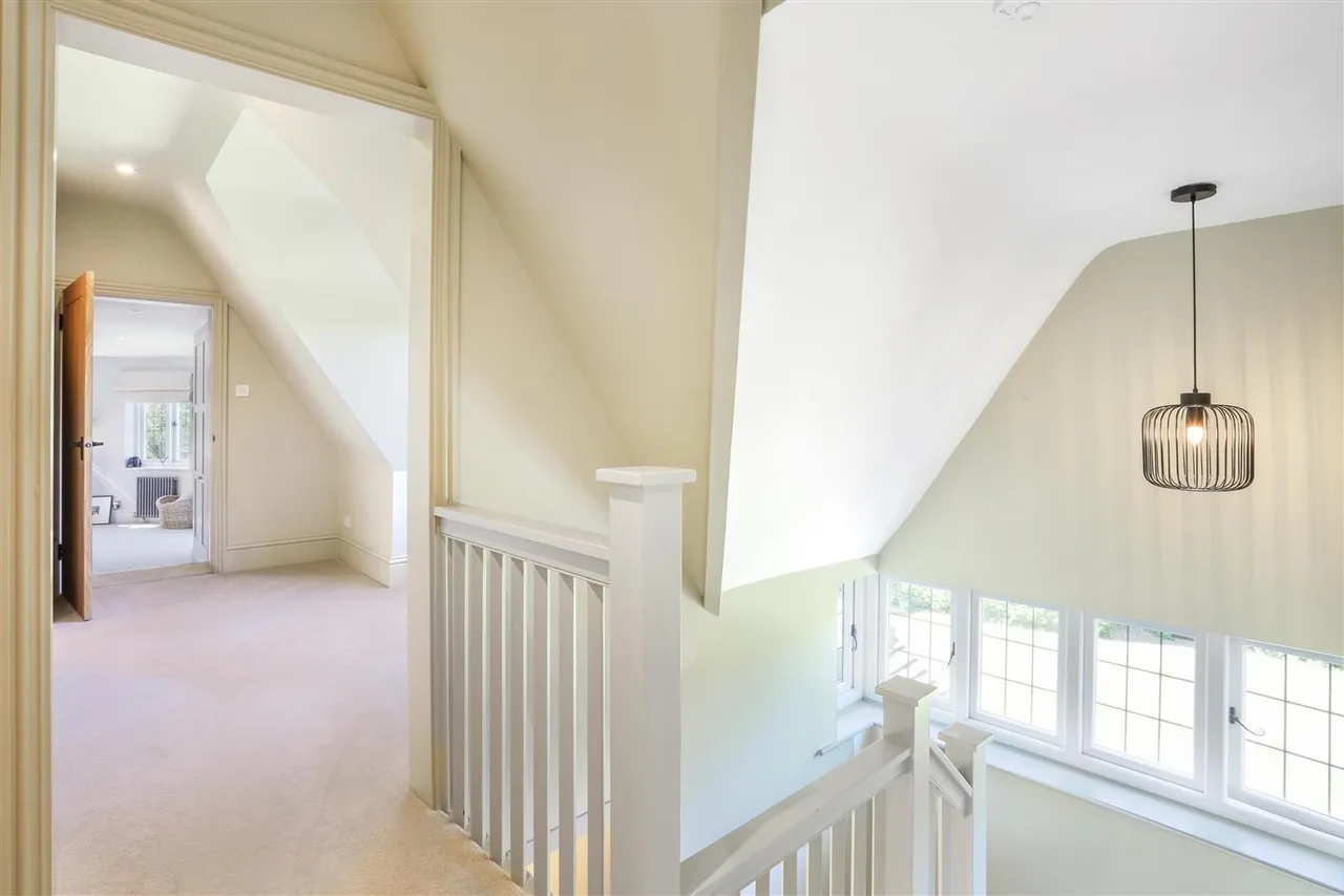 Hazelwood Lane, Chipstead, Surrey, CR5 3QZ, photo 35