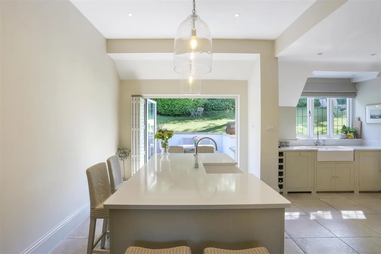 Hazelwood Lane, Chipstead, Surrey, CR5 3QZ, photo 13