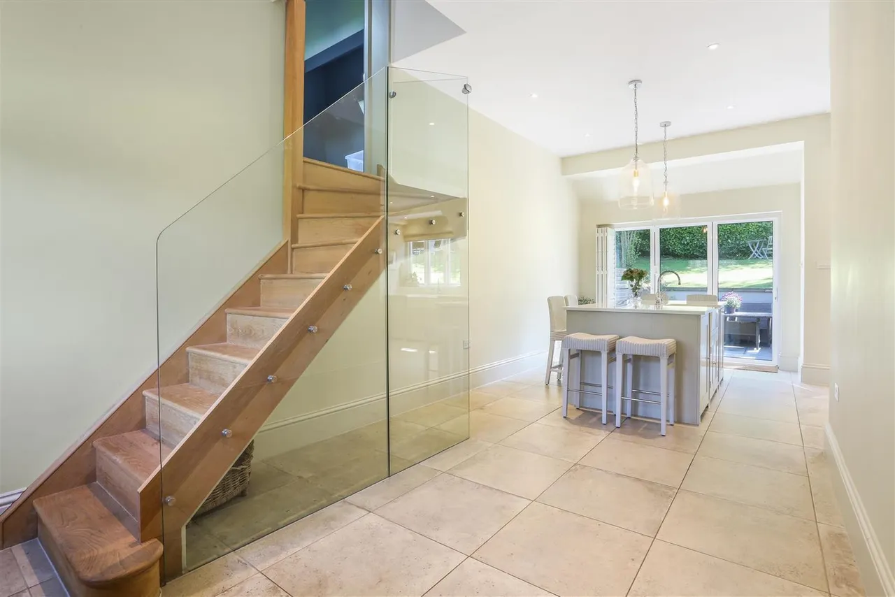 Hazelwood Lane, Chipstead, Surrey, CR5 3QZ, photo 14