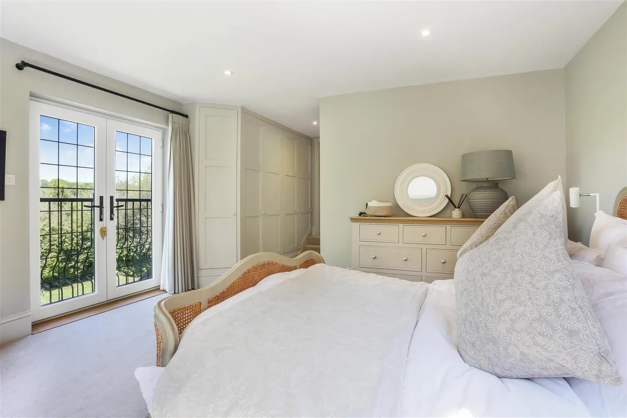 Hazelwood Lane, Chipstead, Surrey, CR5 3QZ, photo 41