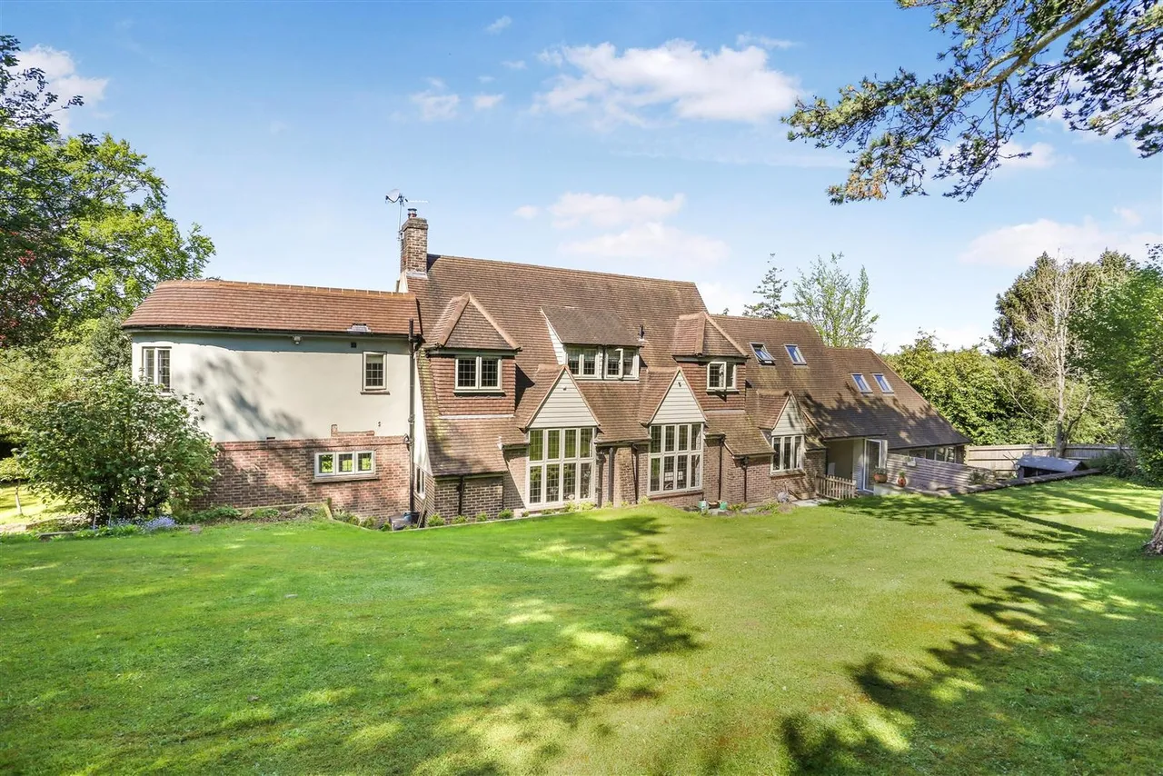 Hazelwood Lane, Chipstead, Surrey, CR5 3QZ, photo 52