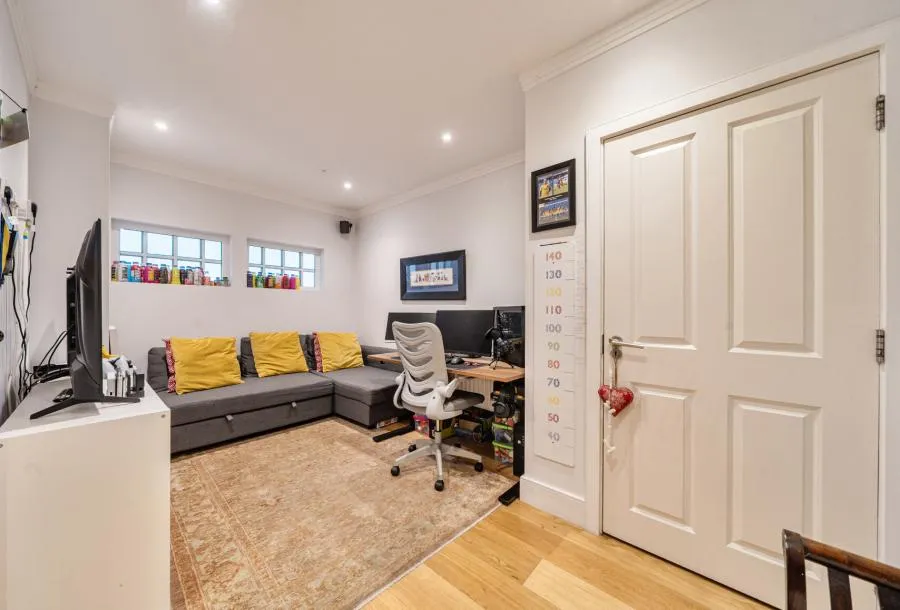Portland Close, Worcester Park, KT4, photo 5