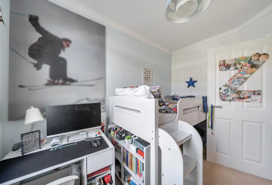 Portland Close, Worcester Park, KT4, photo 10
